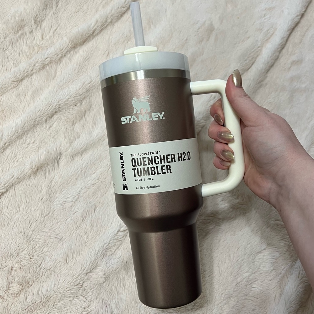 Stanley THE QUENCHER H2.0 FLOWSTATE™ TUMBLER | 40 OZ: Rose Quartz Glow